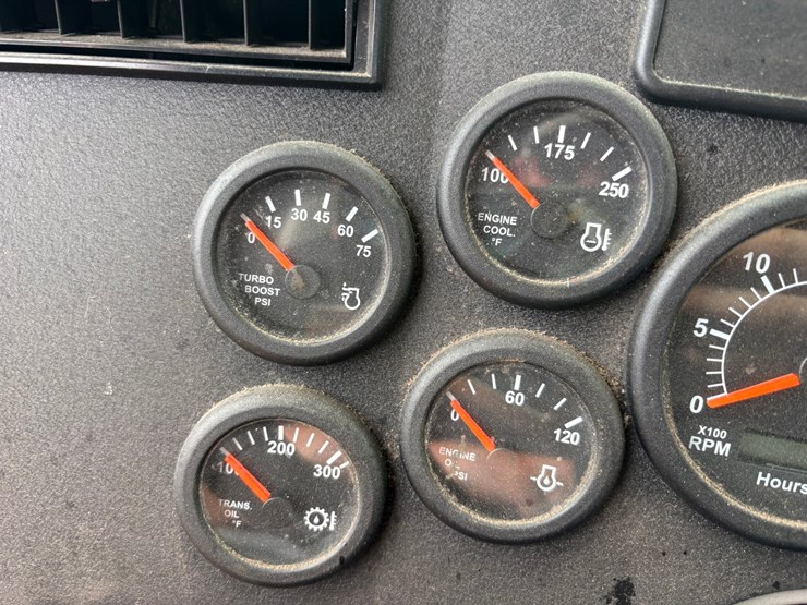 2018-western-star-4700sf-image-136