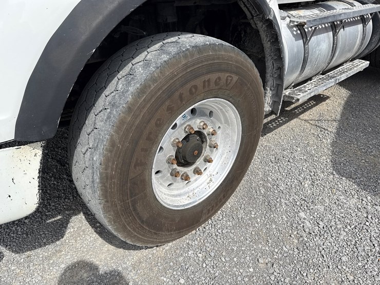 2017-kenworth-t880-image-8