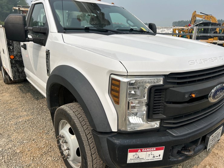 2019-ford-f550-image-10