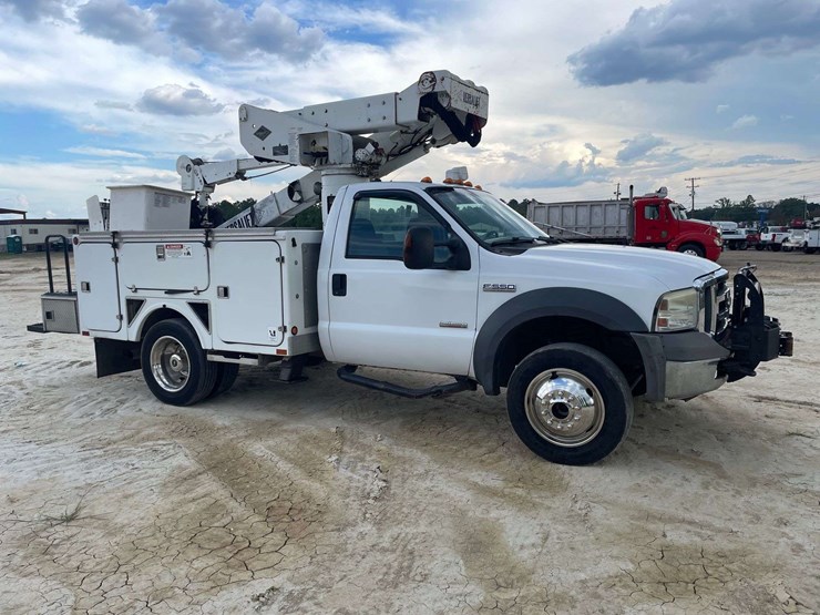 2005-ford-f550-image-4