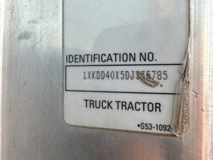 2013-kenworth-t800-image-16