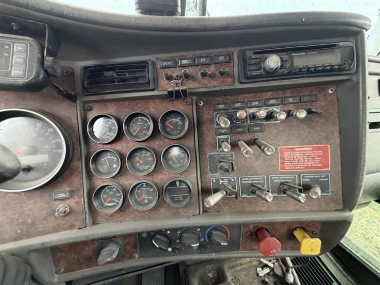 2006-kenworth-t800-image-27