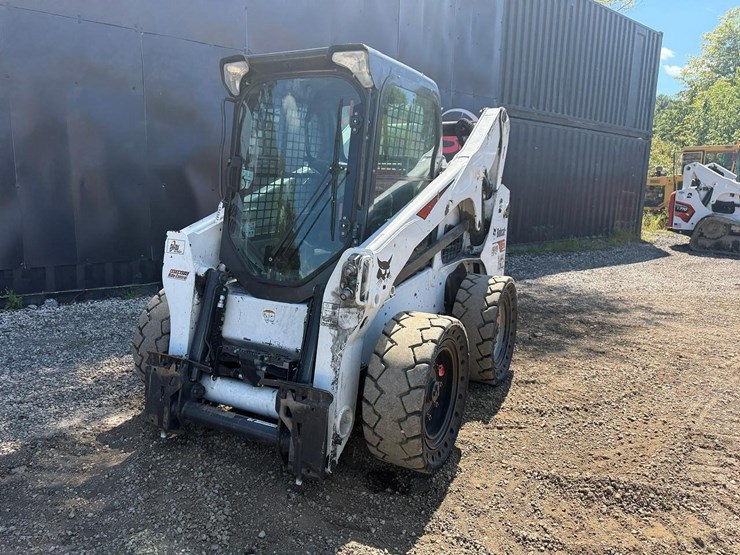 2023-bobcat-s740-image-8