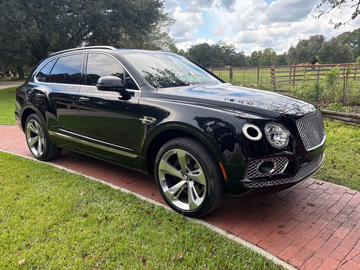 #153-•-offered-at-no-reserve-|-2018-bentley-bentayga-suv-image-2
