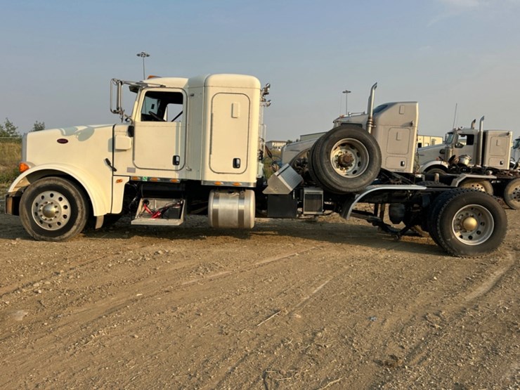2013-peterbilt-367-image-8