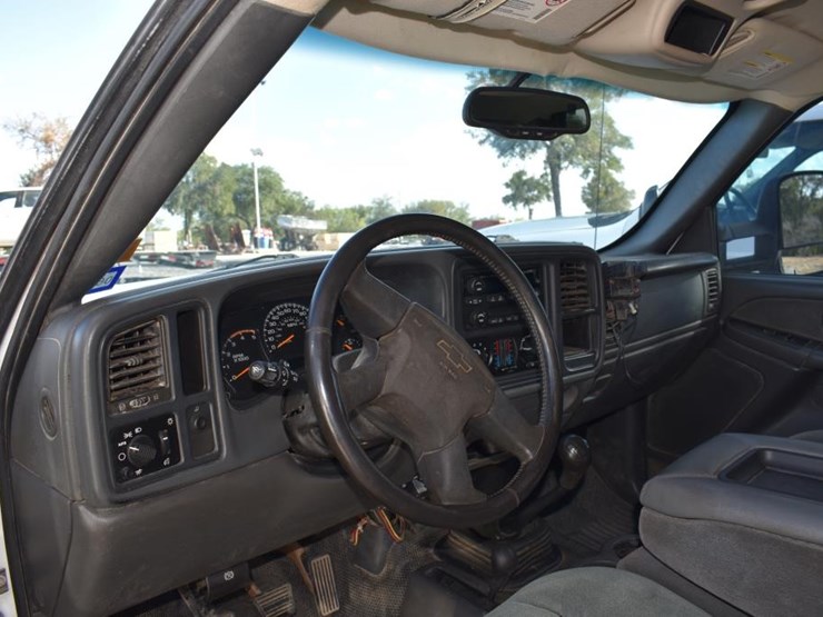 2003-chevrolet-3500-image-6