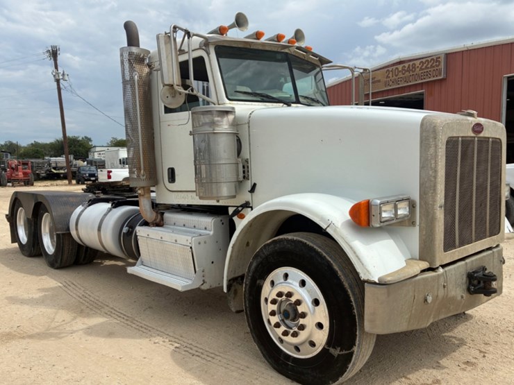 2012-peterbilt-367-image-3