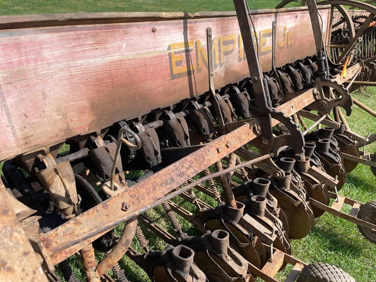 #1626-•-vintage-empire-jr.-grain-drill-image-11