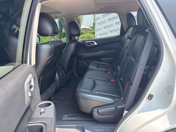 2015-nissan-pathfinder-image-22