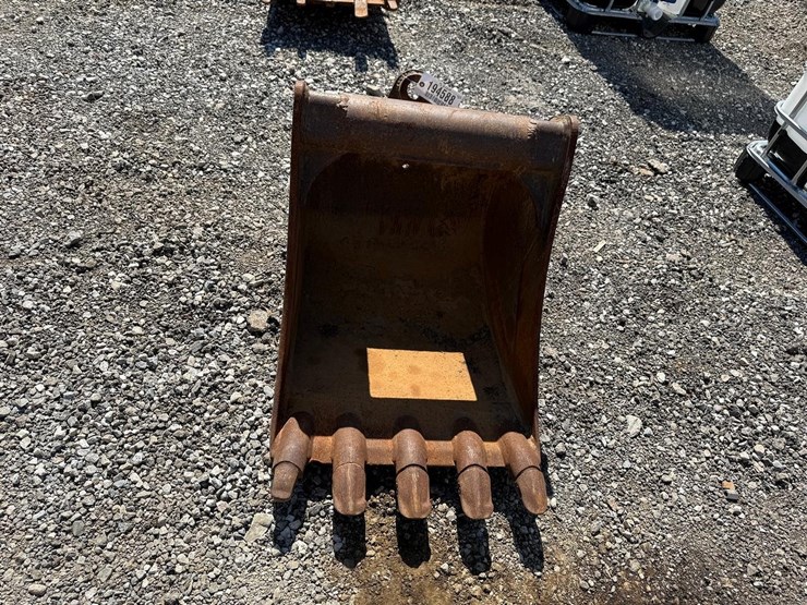 24”-excavator-bucket-image-1