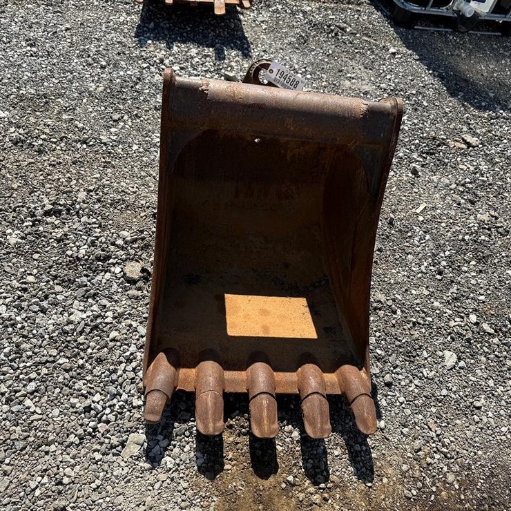 24” Excavator Bucket
