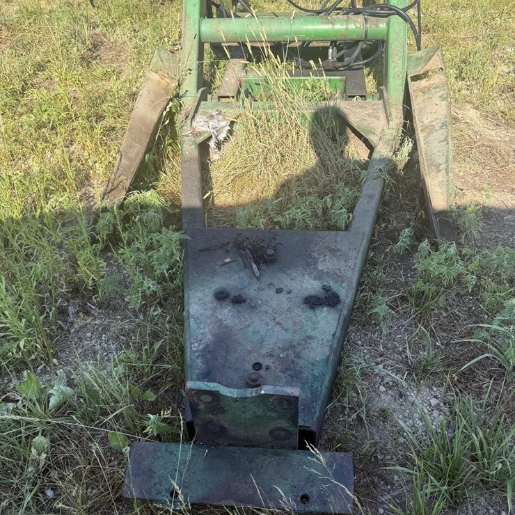#202 • John Deere Agricultural Attachment