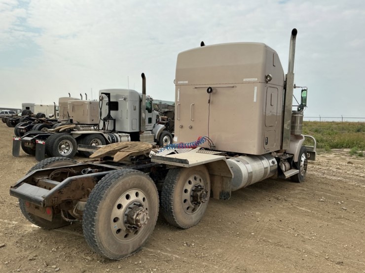 2012-kenworth-t800-image-5