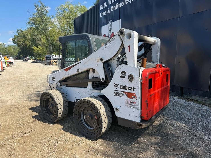 2023-bobcat-s740-image-2