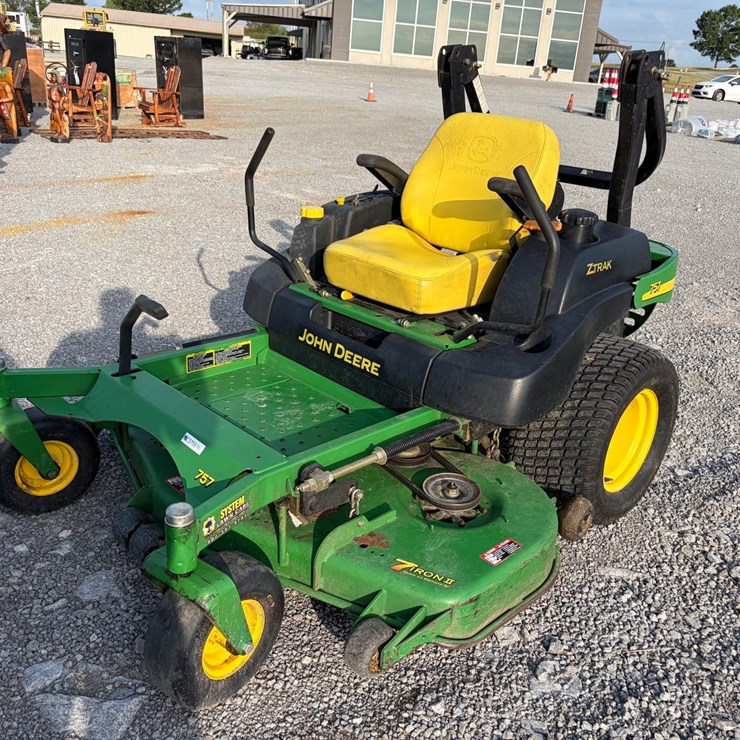 JOHN DEERE 757