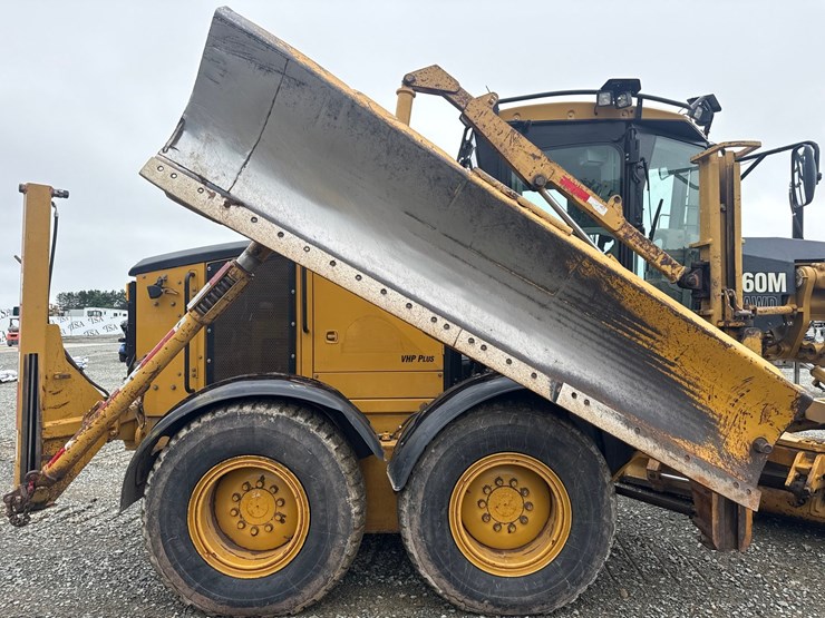 caterpillar-160m-awd-image-43