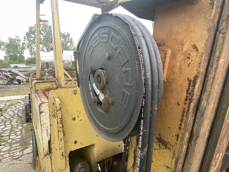 #10490-•-yale-fork-lift-image-17