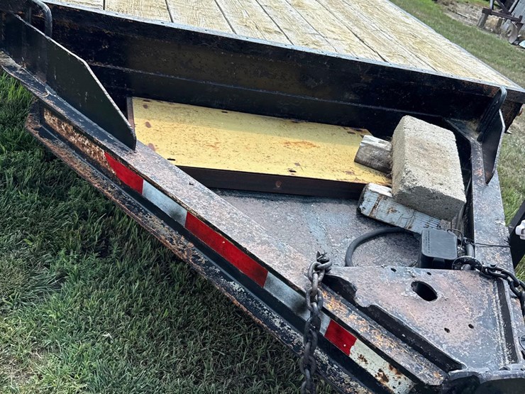 1972-fruehof-8ft-x-19ft-flatbed-equipment-trailer-image-12