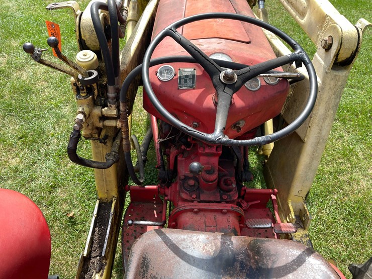 #1607-•-ferguson-tractor-image-22