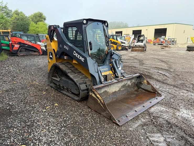 2023-deere-317g-image-6