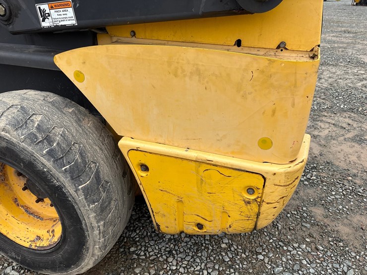 2019-new-holland-l228-image-12