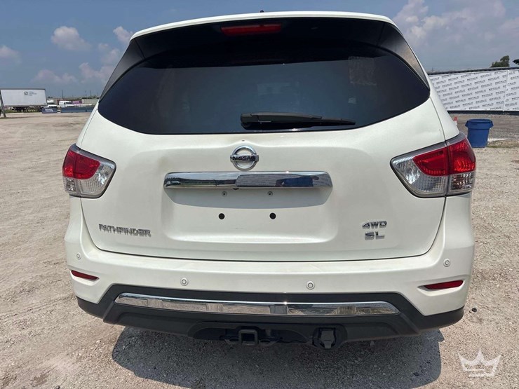 2015-nissan-pathfinder-image-24