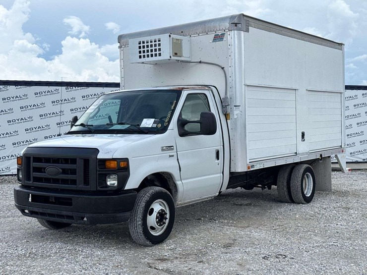 2014-ford-e450-image-1