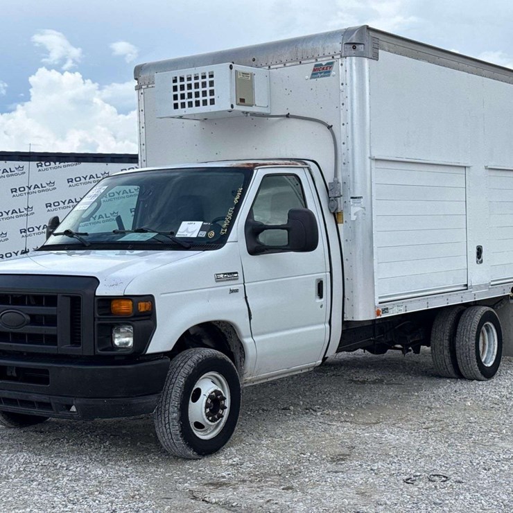 2014 FORD E450
