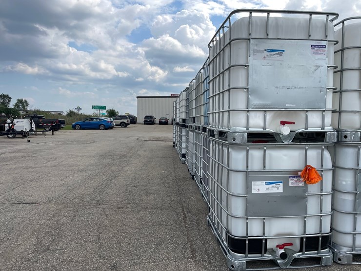#9043-•-(2)-275-gallon-ibc-caged-totes-(of)-image-2
