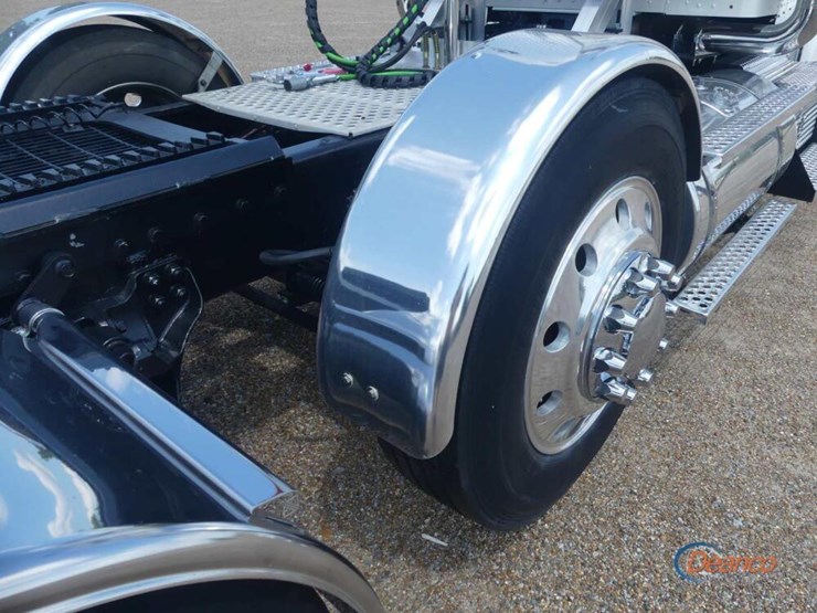 2018-kenworth-w900-image-10