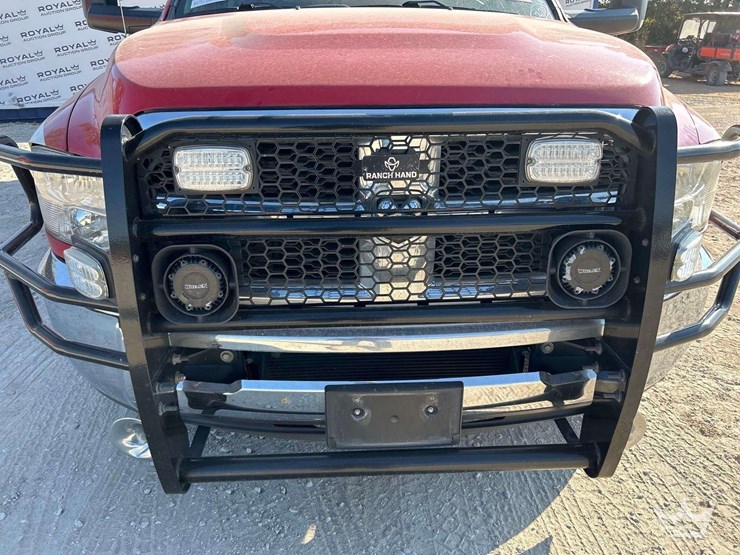 2018-dodge-3500-image-37