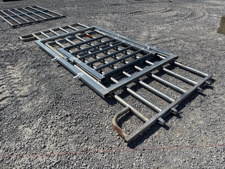 #555-•-5'-walk-thru-gate,-12'-panel-image-3