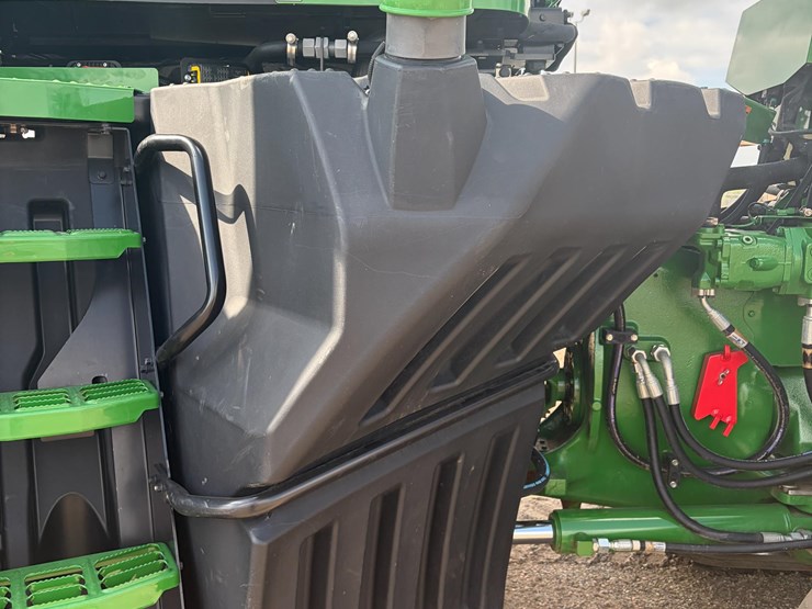 2025-john-deere-9rx-710-image-12
