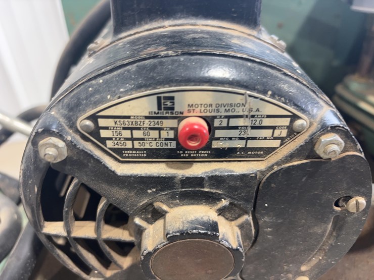 1971-sears-air-compressor-paint-sprayer-image-3