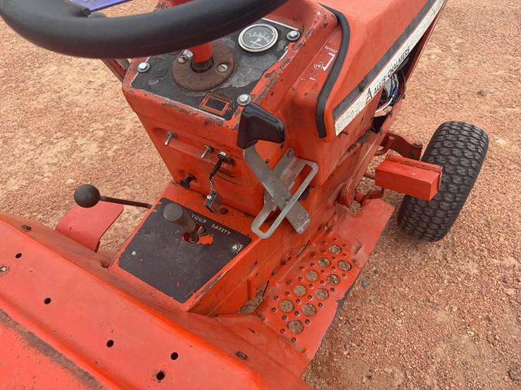 allis-chalmers-712-lawn-tractor-image-6