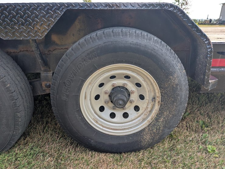 #121-•-2015-horse-creek-15-ton-trailer-(has-wi-title)-image-22