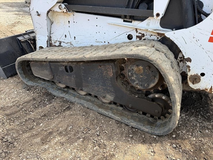 2004-bobcat-t300-image-16