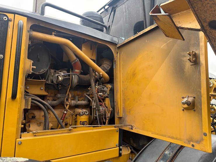 caterpillar-160m-awd-image-55