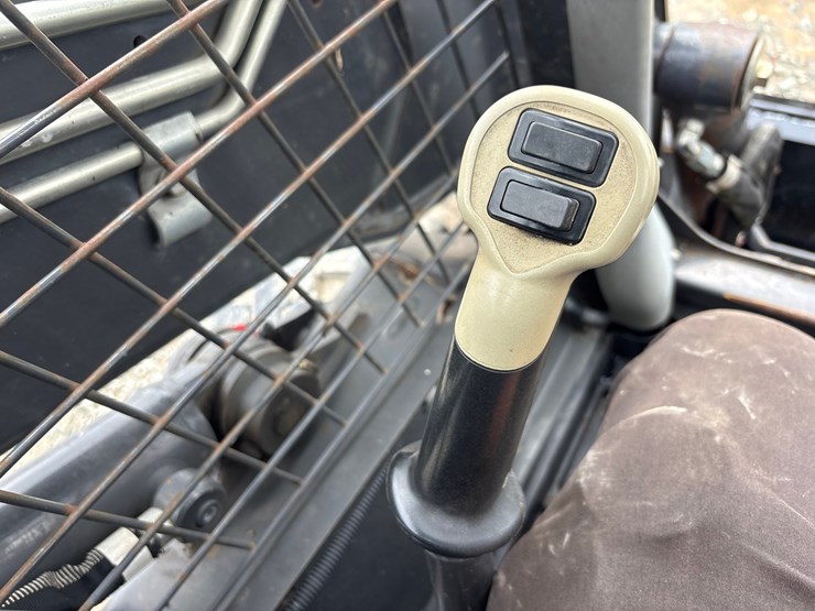 2019-new-holland-l228-image-60