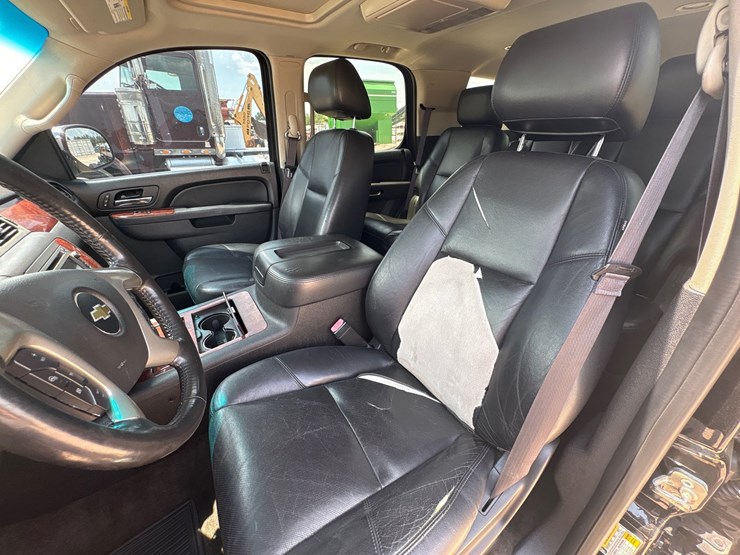 2014-chevrolet-tahoe-ltz-image-11