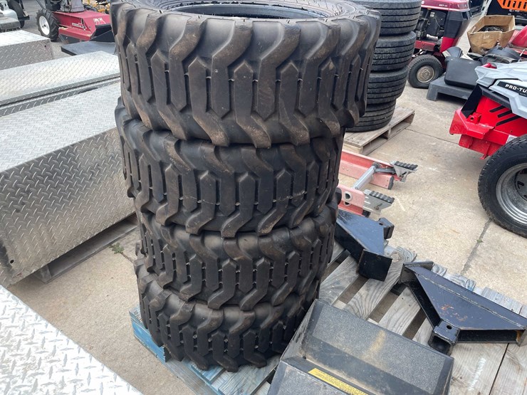 #9113-•-(4)-bobcat-tires-tool-cat-(o3)-image-9