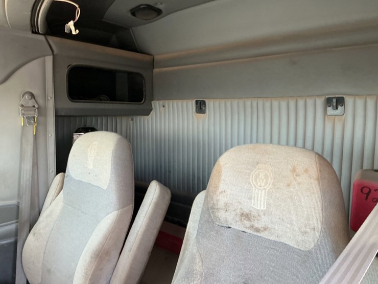2012-kenworth-t800-image-22
