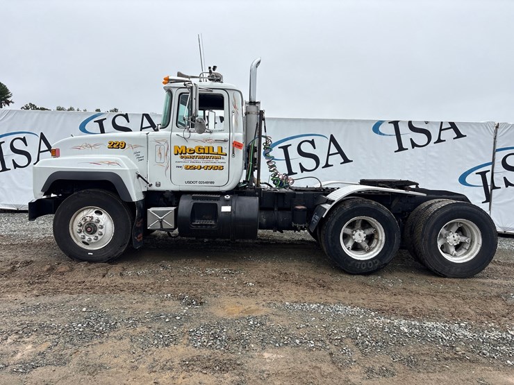 #61467-•-1991-mack-rd360s-day-cab-truck-tractor-image-2