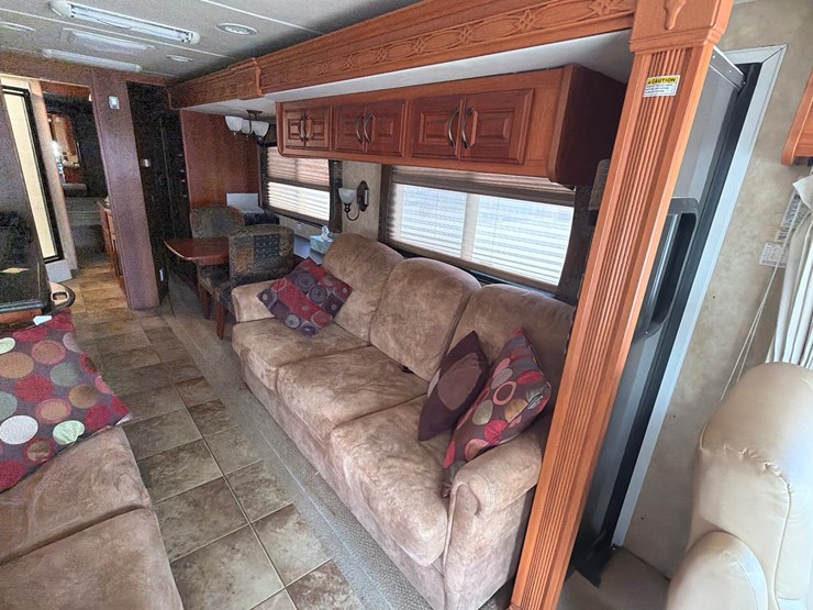 #206-•-2008-coachman-383fws-cross-country-motorhome-image-9