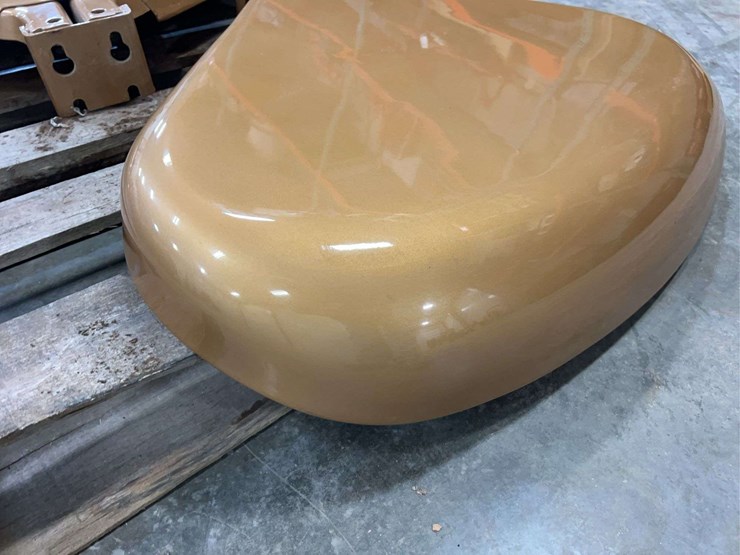 international-harvester-gold-demonstrator-544-row-crop-gas-fenders-image-8