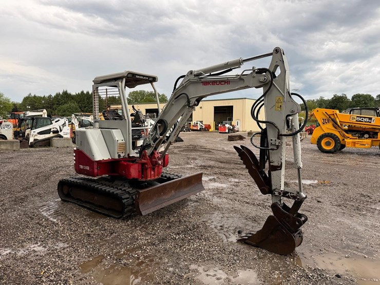 2009-takeuchi-tb138fr-image-6