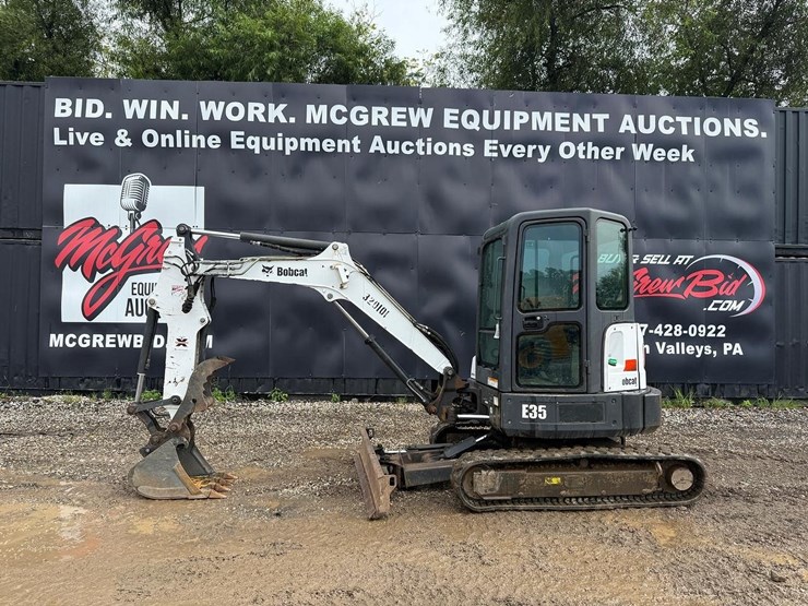 bobcat-e35-image-1