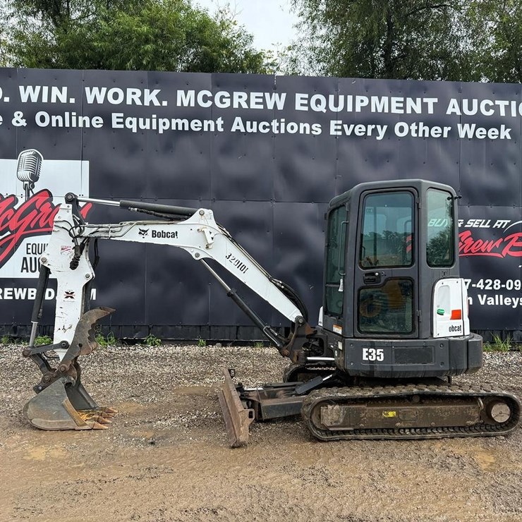 BOBCAT E35