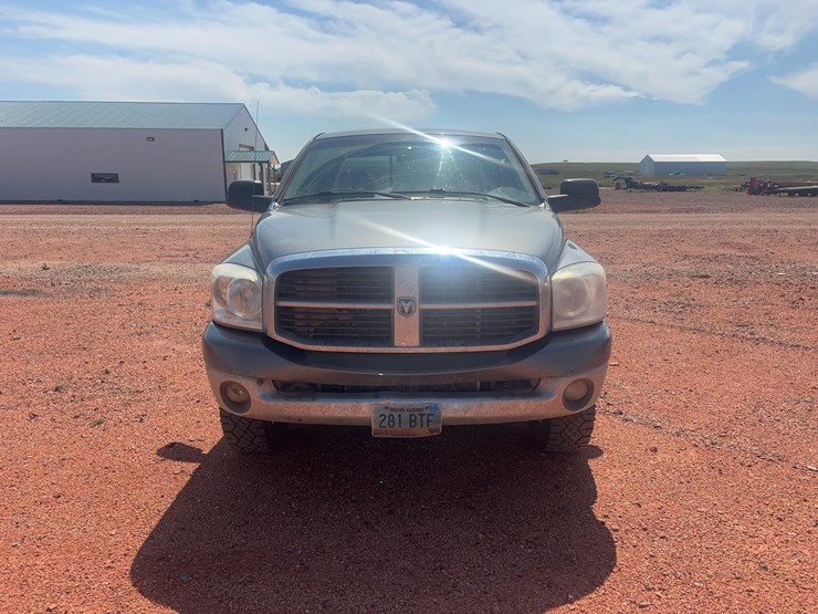 2006-dodge-3500-image-2