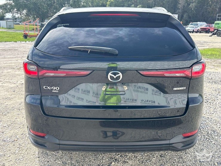2024-mazda-cx90-image-25